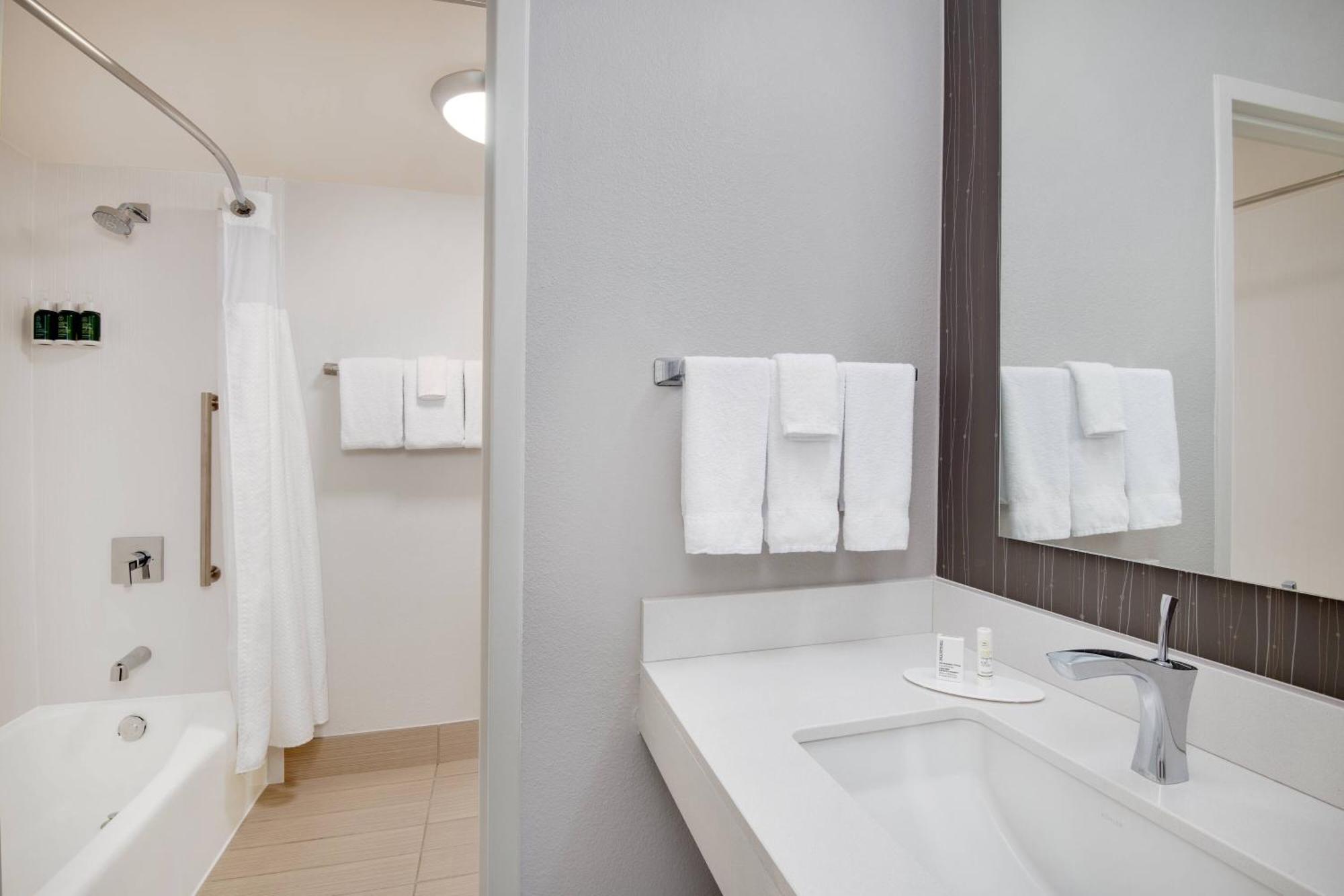 Courtyard By Marriott Birmingham Homewood Exteriör bild